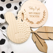 Load image into Gallery viewer, Bunny + Bear Silicone Teething Discs