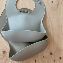 Load image into Gallery viewer, Rommer Co Silicone Catcher Bibs
