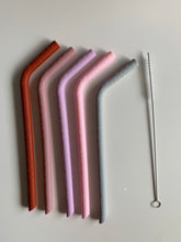 Load image into Gallery viewer, Bendie Environmentally Friendly Reuseable Silicone Straws WMBT
